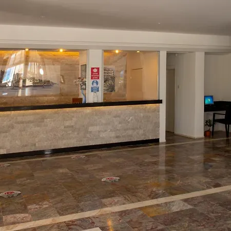 Ladin Hotel 3*
