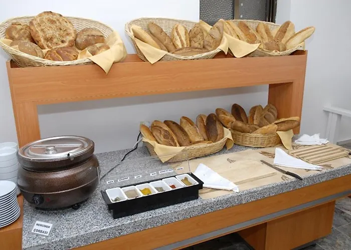 Ladin Отель Кешме