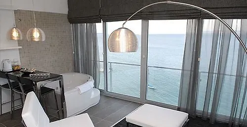 Отель Ladin Кешме